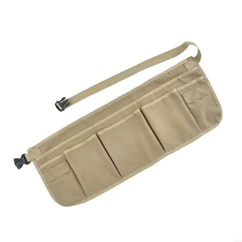 Tan wasserabweisender Werkzeug-Schürze mit Schultergurt für DIY und Gartenarbeit.
