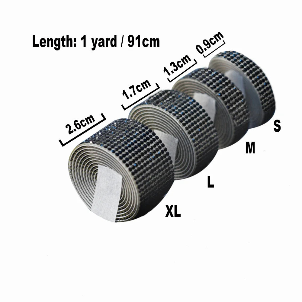 Rolls von Diamant-Kristall-Strass-DIY-Aufkleber in verschiedenen Größen (S, M, L, XL) mit entsprechender Länge.