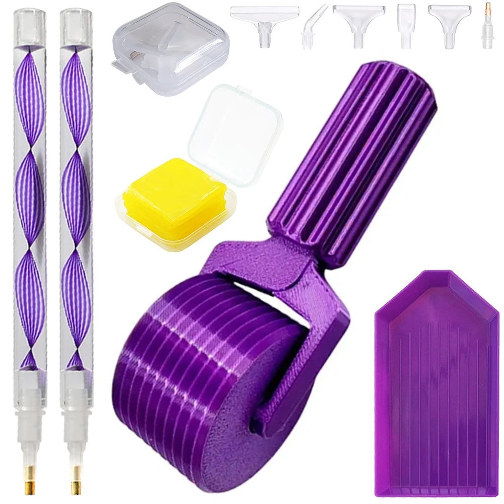 Un set d'outils de peinture diamant pour diamants violets, comprenant des rouleaux, des embouts et un pad jaune.