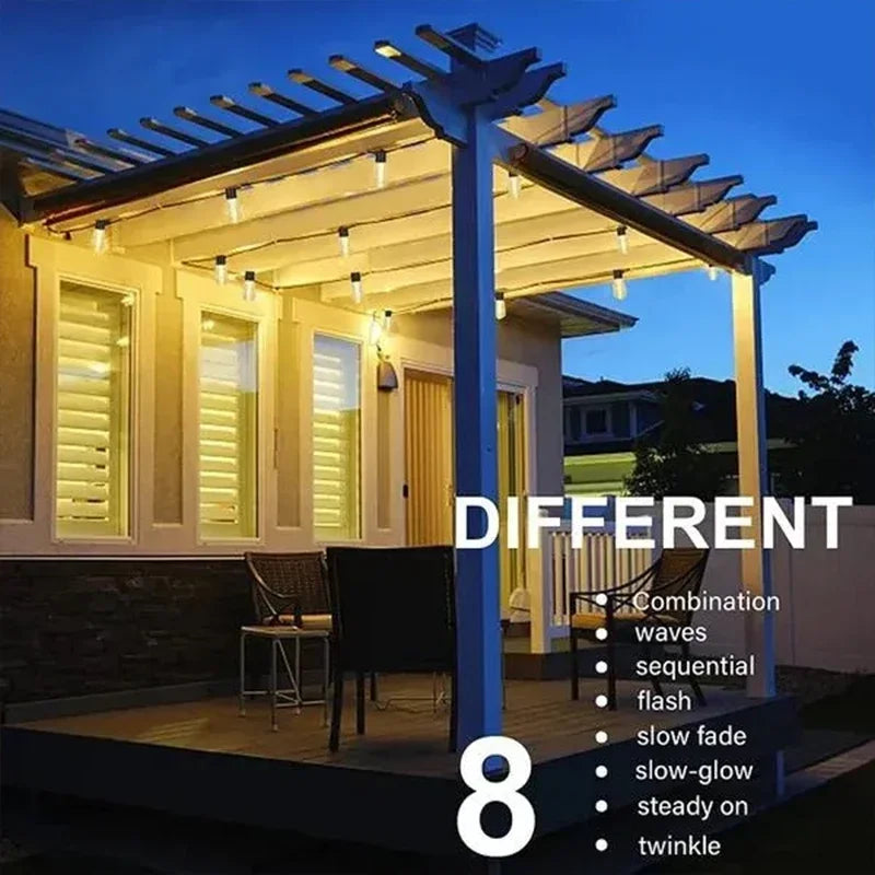 Holzpergola mit Außen-Solar-Lichter, die eine Terrasse bei Dämmerung beleuchten.