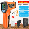Thermomètre infrarouge numérique orange avec écran LCD et sonde de température, à côté du manuel et de la boîte