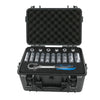 Boîte à outils portable noire avec le couvercle ouvert, révélant divers outils et un insert protecteur.