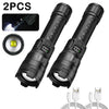 Un par de linternas tácticas negras LED con capacidad de zoom y puertos de carga USB.
