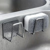 Edelstahl-Spülschwämmehalter mit Wandhaken an einer Küchenspüle