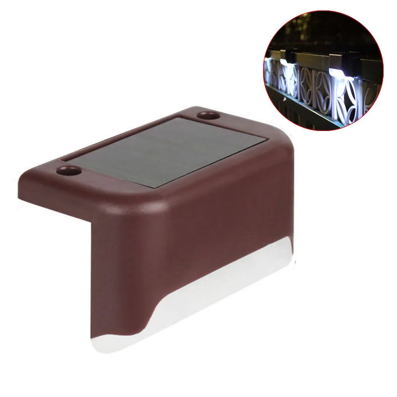 Brauche Solardeckleuchte mit Glaspaneel und beleuchtetem Outdoor-Geländer