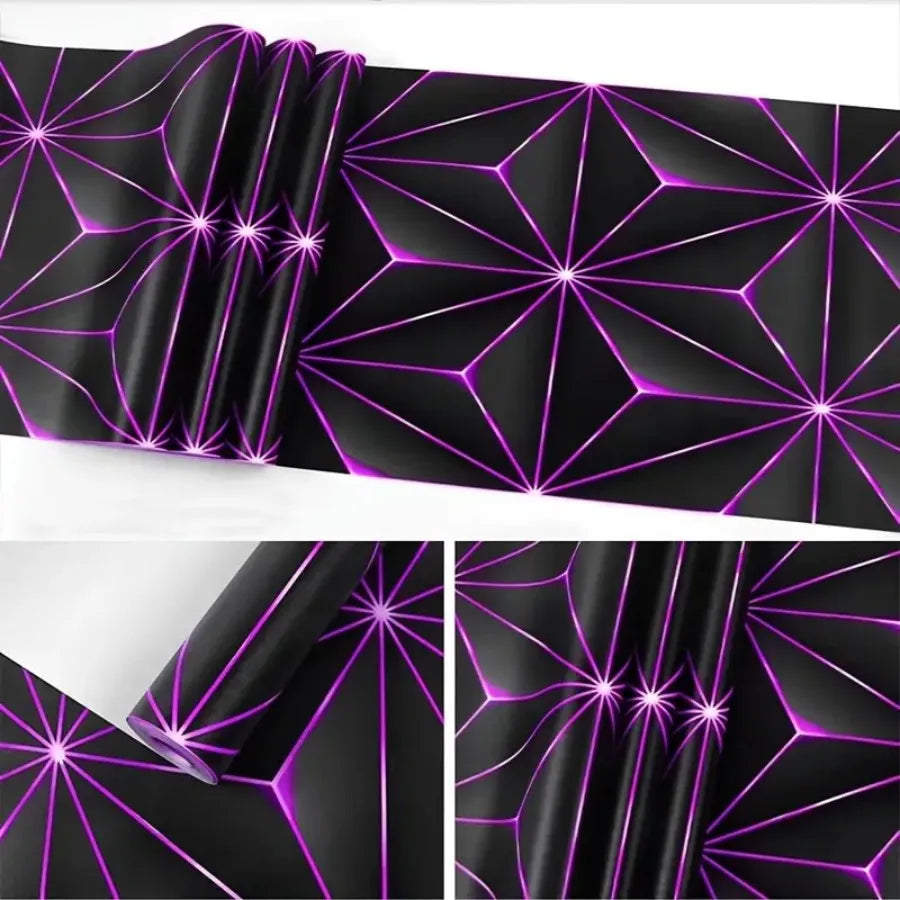 Schwarze Vinyl-Wanddekale mit leuchtendem lila geometrischem Muster auf dunklem Hintergrund.