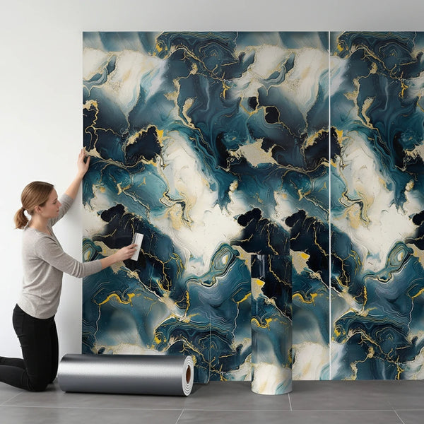 Roll-Effekt-Marmor-Aufkleber für Wände mit blau-goldenen Marmormustern