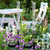 Ein Paar solarer LED-Blasen-Laternen für den Gartenweg.