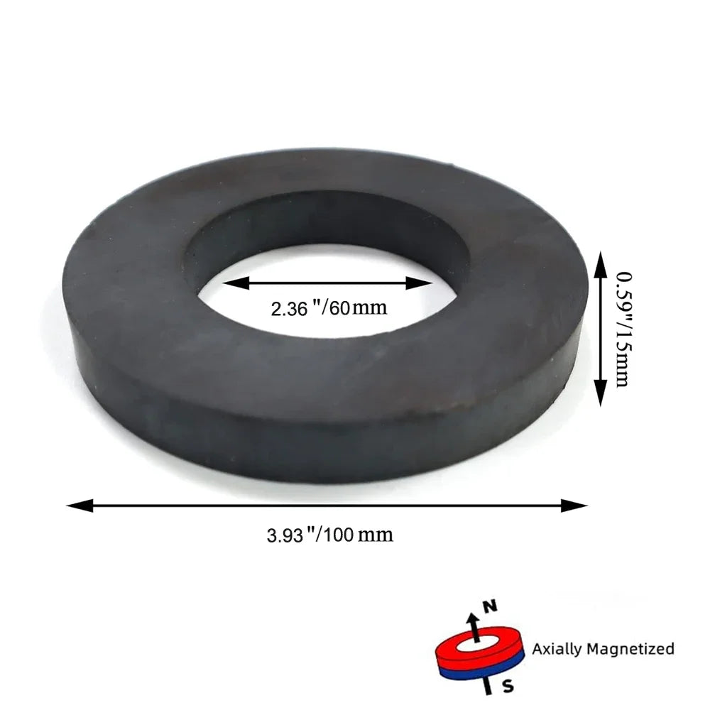 Schwarzer Keramikringmagnet mit 2,36 Zoll Durchmesser und 15 mm Dicke, axial magnetisiert.