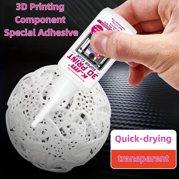 Una mano aplica adhesivo especial a un componente de impresión 3D blanco usando una botella de pegamento.