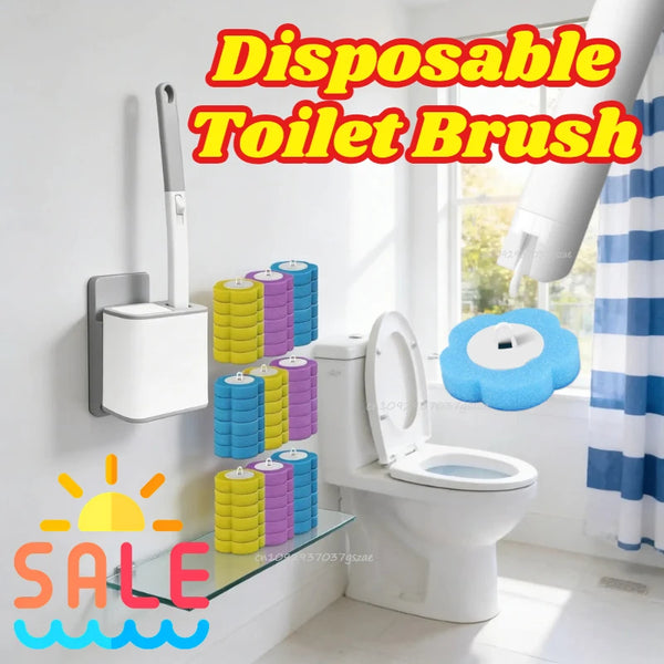 Ein Einweg-WC-Bürste neben einer weißen Toilette und einer blauen Reinigungspinne in einem Badezimmer.