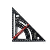 Transportador triangular de aluminio negro con marcas de grados y abrazadera para medir ángulos.