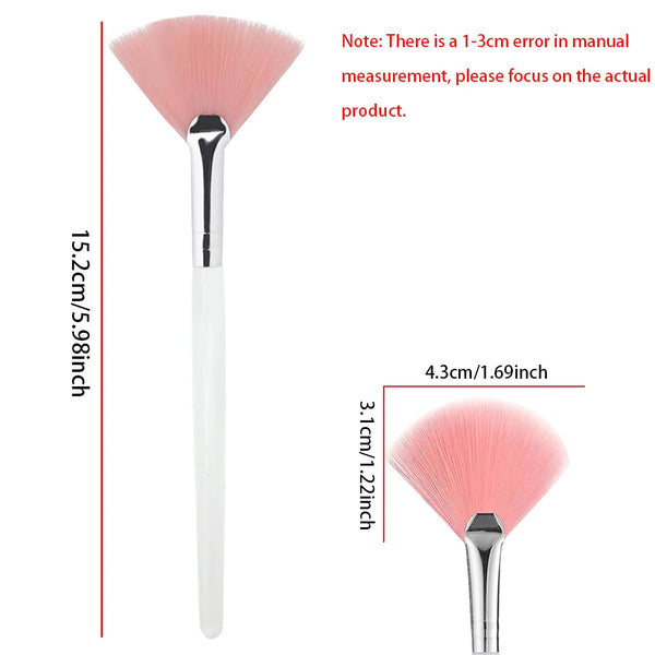 Eine einzelne rosa Silikon-Gesichtsmaskenbürste mit Metallgriff, gezeigt vertikal und horizontal.