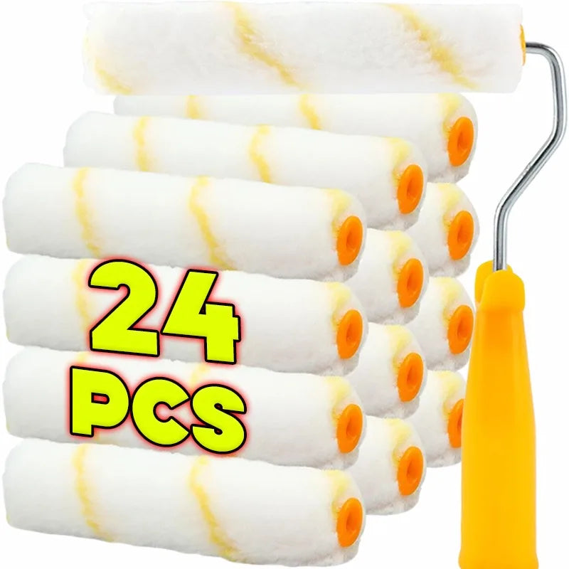 Una pila de 24 rodillos de pintura de espuma blanca con mangos naranjas y una herramienta aplicadora metálica.