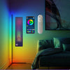 Dynamische RGB-Sync-Stehlampe beleuchtet einen Raum, mit Smartphone und Fernbedienung.