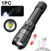 Linterna táctica negra LED con lente de zoom y puerto de carga USB junto a sus componentes.