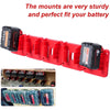 Organisateur mural rouge pour piles lithium M18, montrant les fixations solides et l'ajustement des batteries.