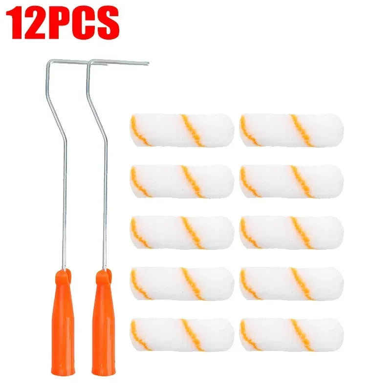 Un juego de doce rodillos de pintura blancos y naranjas con pinceles de aplicación metálicos.