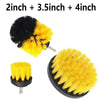 Un jeu de trois brosses à perceuse noires, jaunes et oranges pour un nettoyage en profondeur.