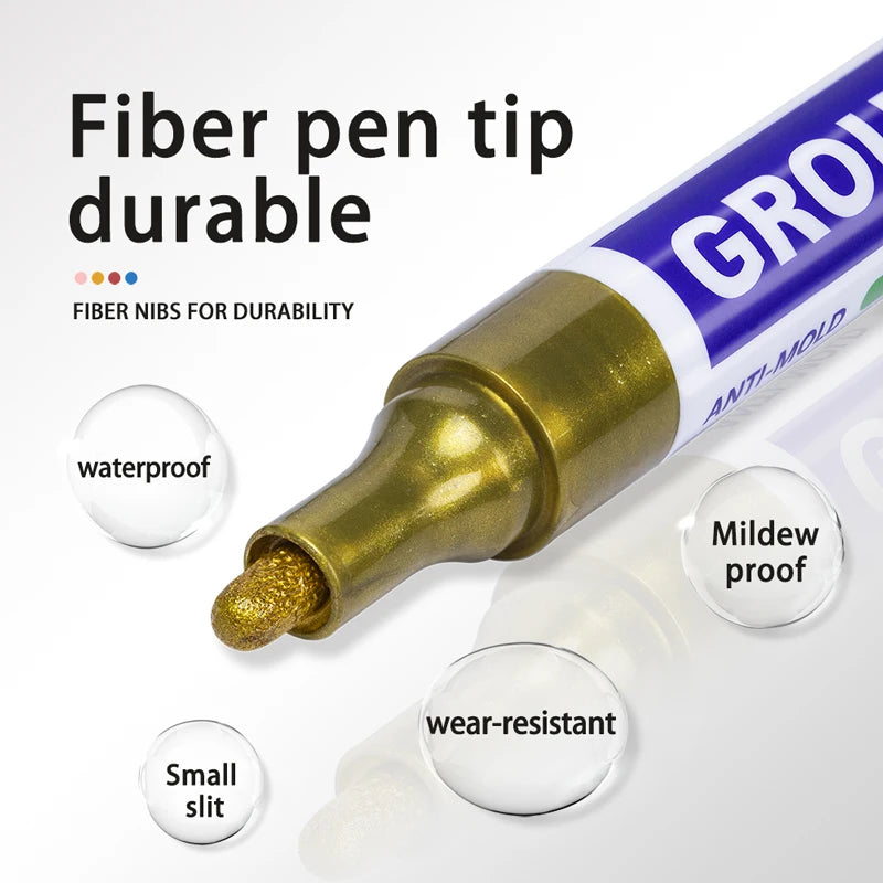 Gros plan sur la pointe d'un stylo en fibre dorée, montrant sa durabilité : étanche, anti-moisissure et résistant à l'usure.