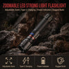 Linterna LED negra ajustable con zoom, carga Type-C y potencia
