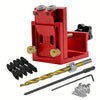 Kit de gabarit à trous de précision rouge pour menuiserie, montrant le gabarit et divers outils.