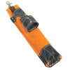 Bolsa resistente de almacenamiento para varilla de soldar naranja y negra con gancho metálico.