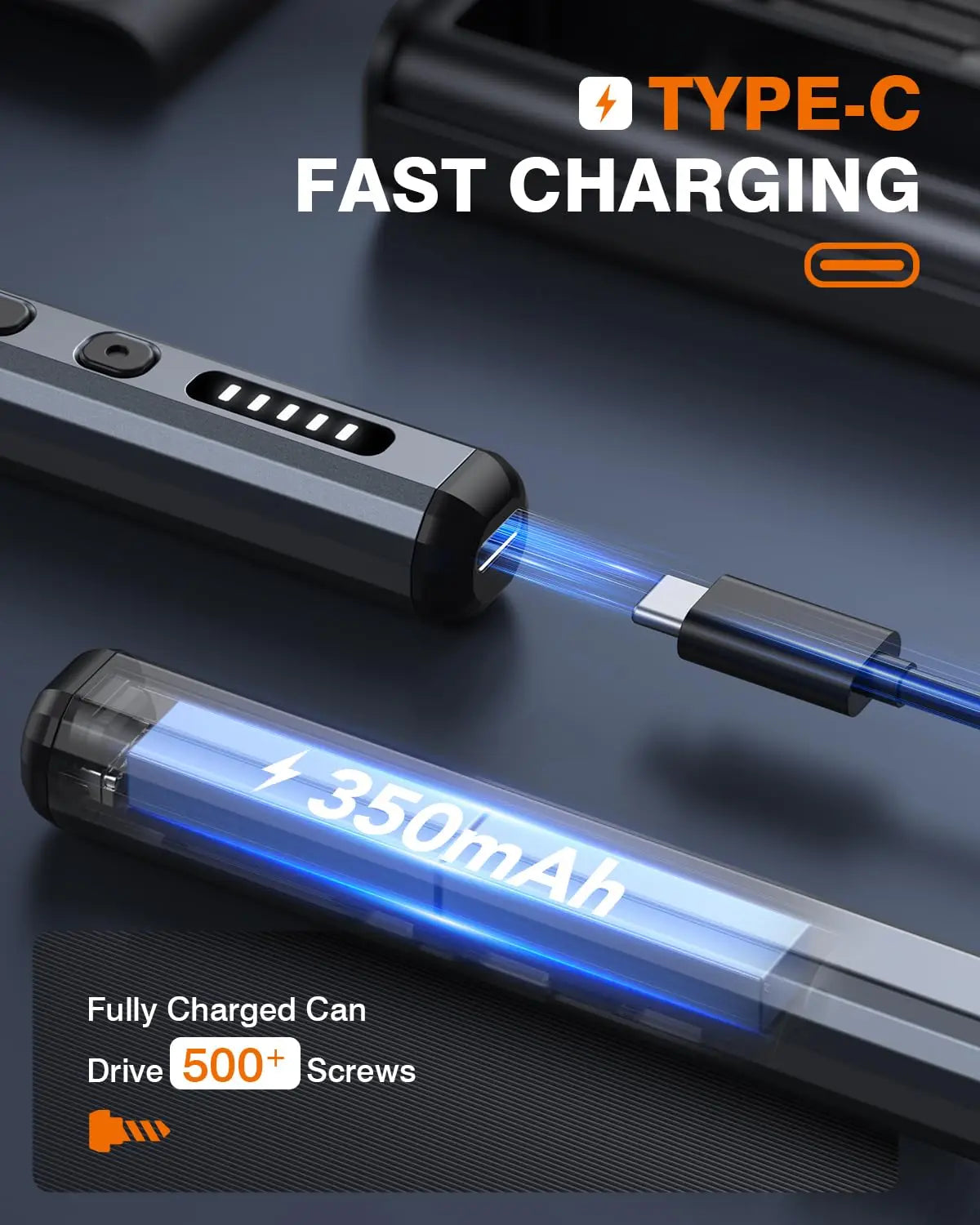 Gros plan sur une batterie de charge rapide USB-C alimentant un kit de réparation de tournevis électrique d'une capacité de 3