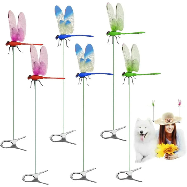 Eine Sammlung farbenfroher Libellenclips in verschiedenen Farben und Größen für Outdoor- und Indoor-Dekoration.