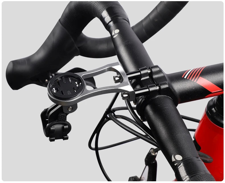 Nahaufnahme eines Aluminiumlegierung-Fahrradlenkerhalter-Kamerahalters an einem Fahrradstem.