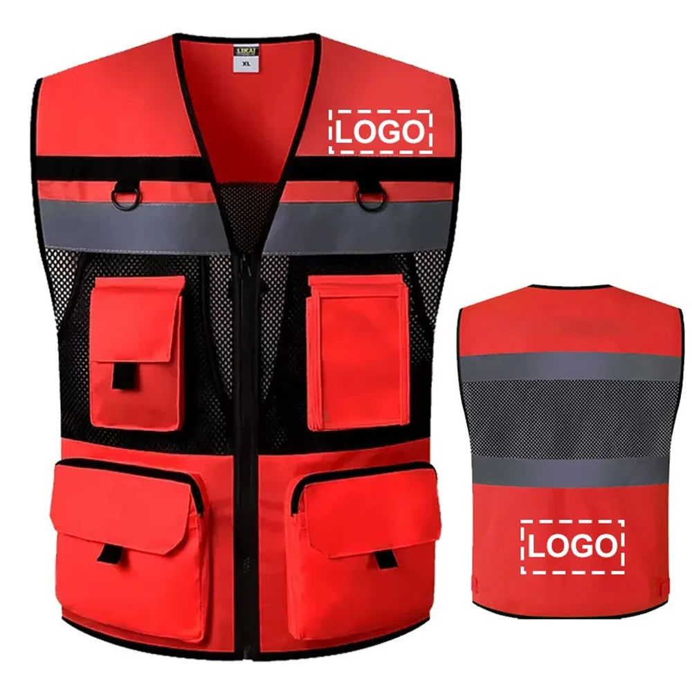 Rotes Sicherheits-Arbeitsvest mit schwarzen Akzenten und Taschen, in voller Ansicht und Nahaufnahme.