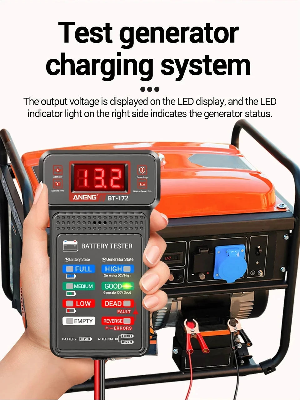 Eine Hand hält ein digitales Autobatterietestergerät, das an eine orange Generator-Einheit angeschlossen ist.