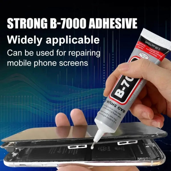 Una mano aplica adhesivo B-7000 para reparar la pantalla de un teléfono móvil.